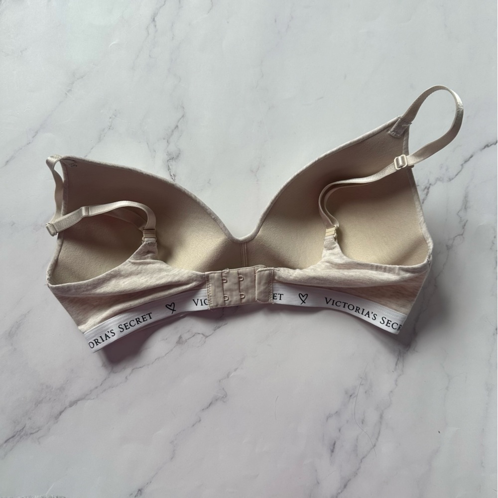 Victoria's Secret US 32C Light Beige T-Shirt Lightly Lined Wireless Bra - Picture 2 of 15